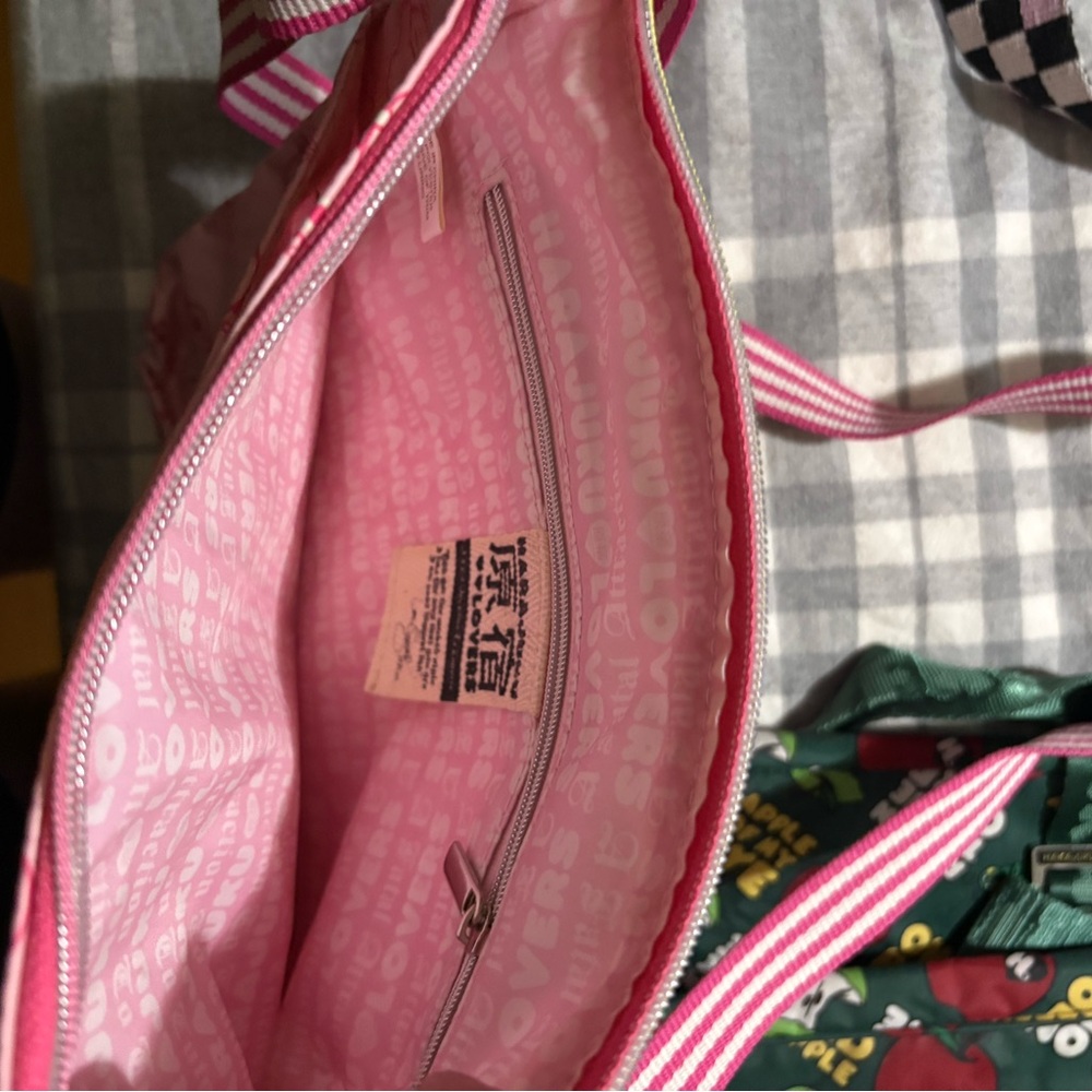 Harajuku Lovers Green and Pink Fashion Bags - Picture 6 of 8
